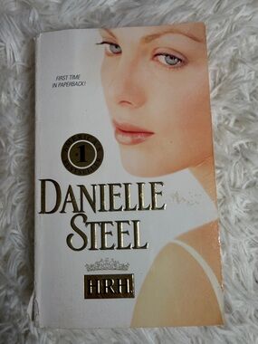 Danielle Steel HRH Paperback Novel - White & Peach Cover